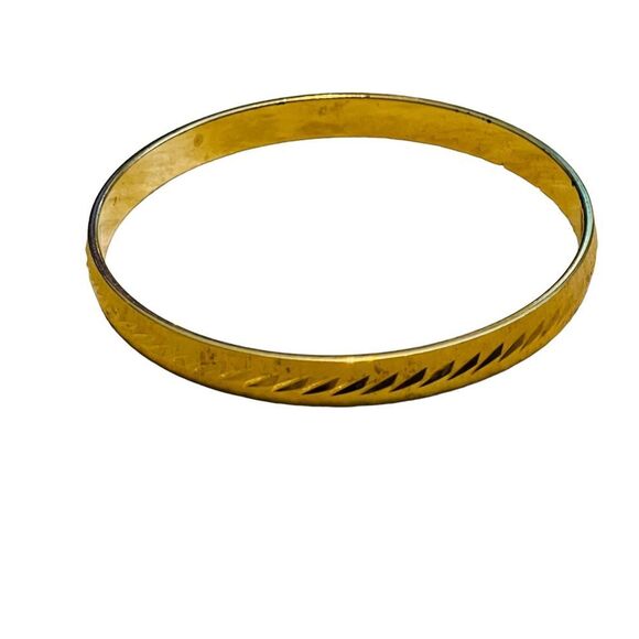 Vintage Monet Gold Etched Bangle Bracelet - Picture 7 of 11